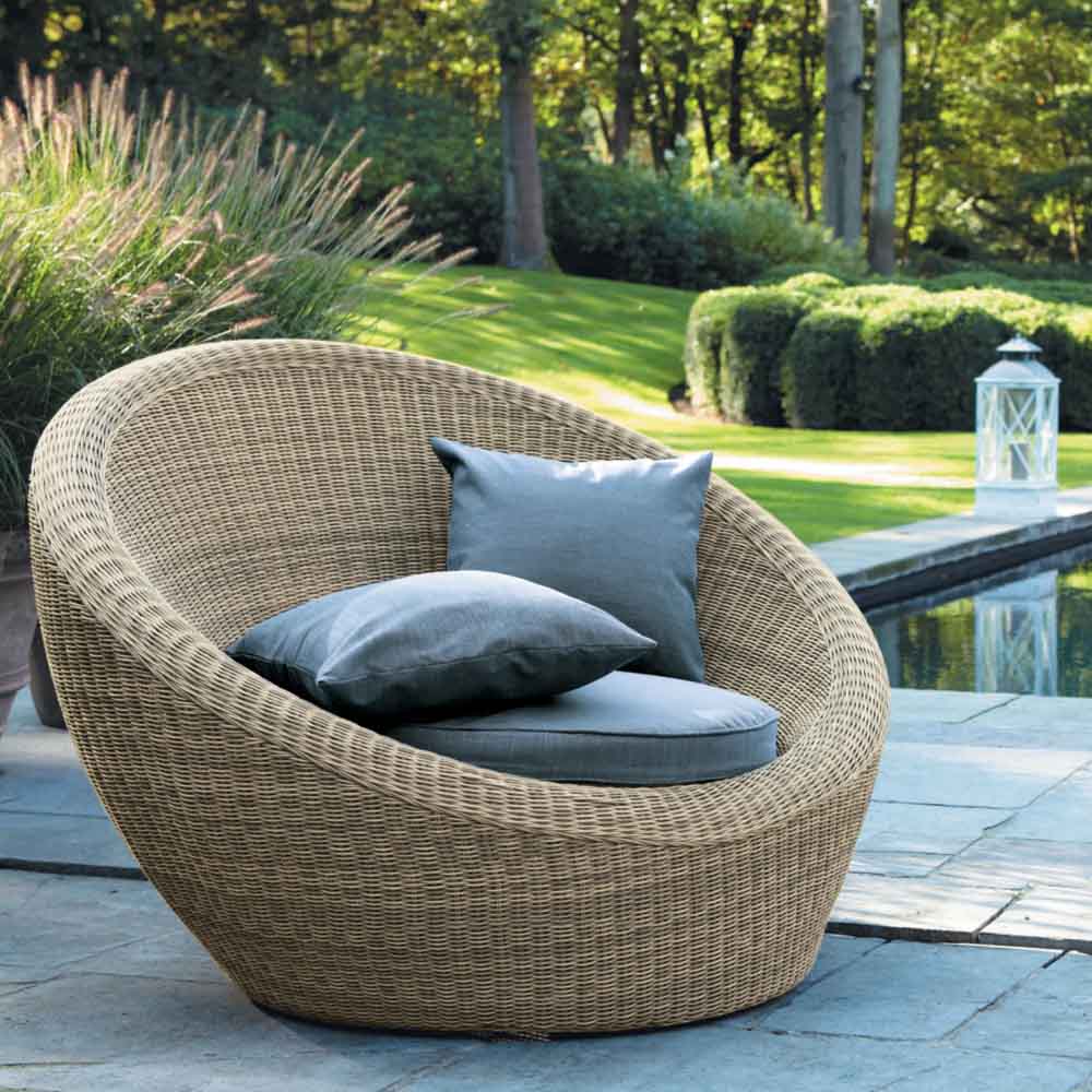 Outdoor Furniture for Sale in Kampala Uganda. Rattan Patio/Garden, Home, Hotel, Restaurant, Bar Outddor Furniture in Uganda. Chrome Outdoor Furniture Ltd Makes Outdoor/Garden/Patio Furniture in Categories of: Chairs, Dining Tables, Sofa Sets, Coffee Tables, Dining Chairs, Flower Vases, Sun Loungers, Outdoor Beds. Chrome Outdoor Furniture Ltd, Leading Furniture Manufacturer And Supplier of Quality Garden And Outdoor Furniture Products in Kampala Uganda, East Africa. furnitureug.com