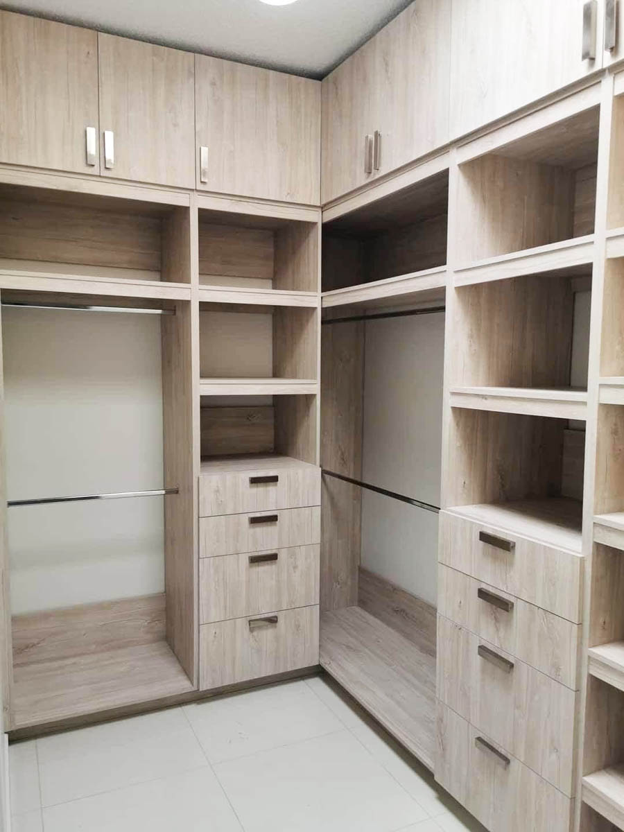 Walk-in Closet Design in Kampala Uganda. Stylish Modern Board Wood Walk-in Closets Uganda. Furniset Ideaz, Leading Furniture Designer, Maker/Manufacturer And Supplier of Quality Board Wood Furniture Products in Kampala Uganda, East Africa. furnitureug.com