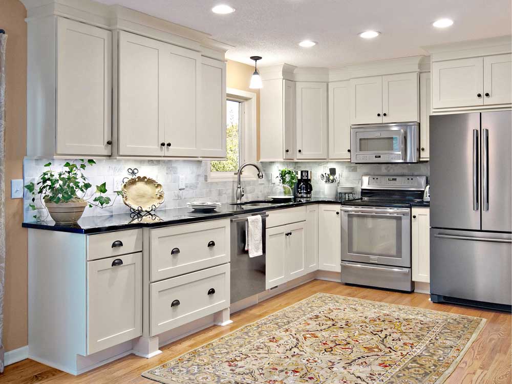 Kitchen Cabinets for Sale in Kampala Uganda. Munton Wood Ark Uganda services: wood furniture, home furniture, wood products, hotel furniture and office furniture. Munton Wood Ark Uganda is the leading supplier of furniture and wood products in Kampala Uganda, East Africa. furnitureug.com