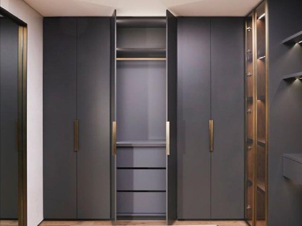 Wardrobes for Sale in Kampala Uganda. Munton Wood Ark Uganda services: wood furniture, home furniture, wood products, hotel furniture and office furniture. Munton Wood Ark Uganda is the leading supplier of furniture and wood products in Kampala Uganda, East Africa. furnitureug.com