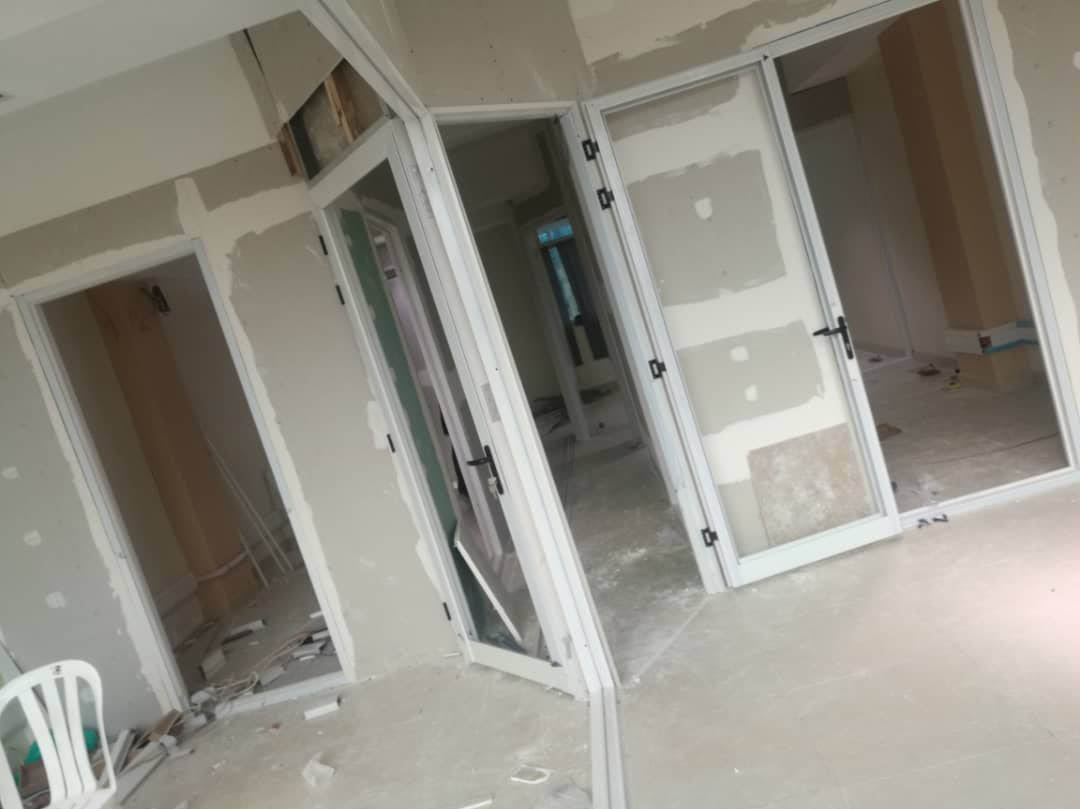 Aluminium Doors for Sale in Kampala Uganda. Aluminium Custom Made Doors Uganda. Oldvoi Uganda Ltd, Leading Manufacturer And Supplier of Aluminium Products in Kampala Uganda, East Africa. furnitureug.com