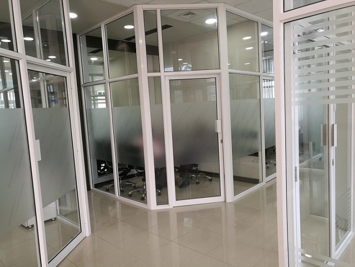 Aluminium Doors for Sale in Kampala Uganda. Aluminium Custom Made Doors Uganda. Oldvoi Uganda Ltd, Leading Manufacturer And Supplier of Aluminium Products in Kampala Uganda, East Africa. furnitureug.com
