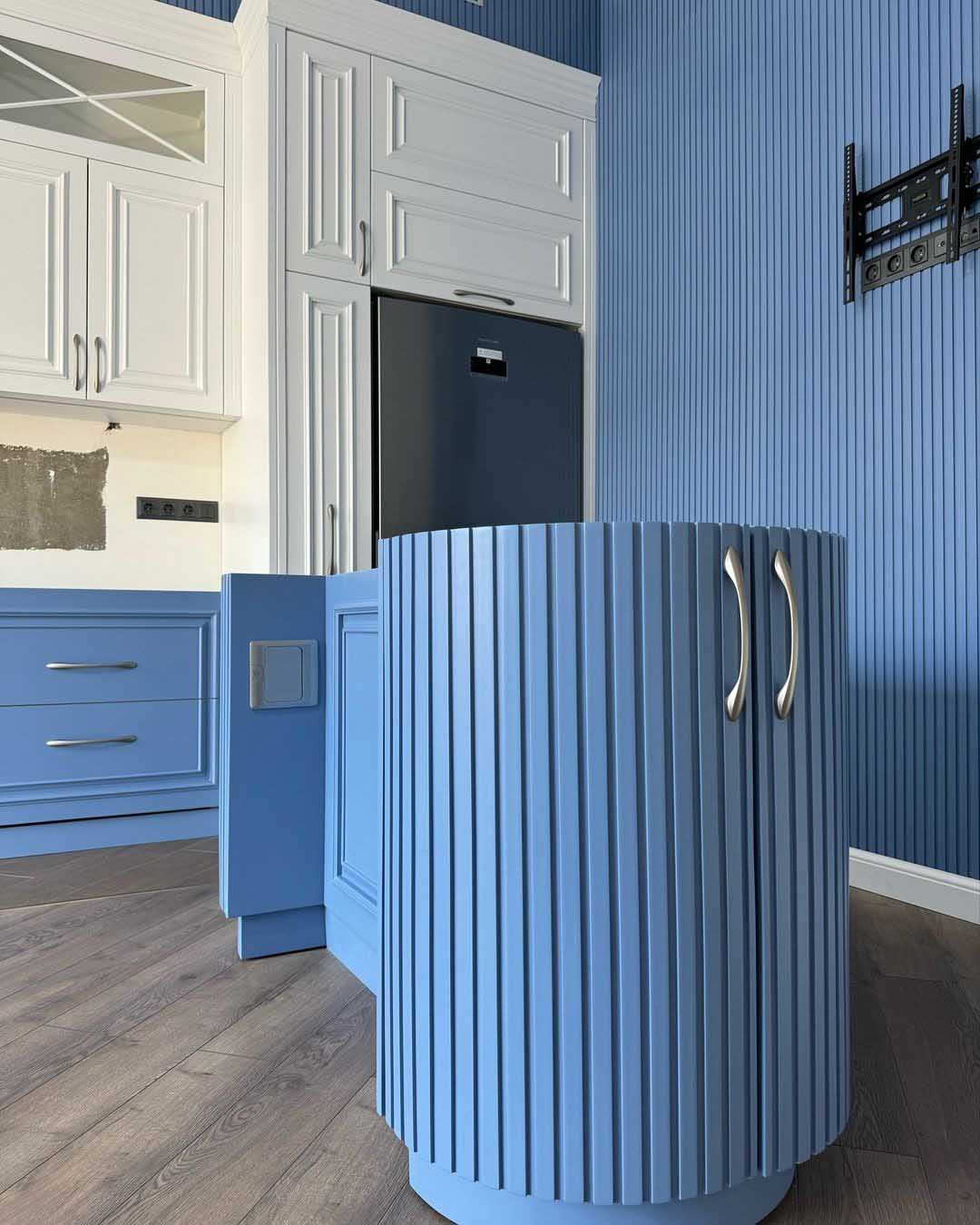 Kitchen Cabinets for Sale in Kampala Uganda. Kitchen Design And Cabinets Installation. Trust Interiors Uganda. Leading Interior Design Furniture Company in Uganda, Designers, Installers, Makers/Manufacturers Of Modern Furniture Products And Interior Design Services In Kampala Uganda, East Africa. furnitureug.com