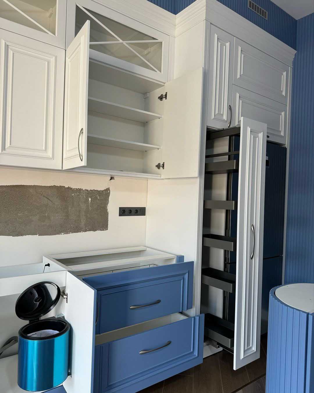 Kitchen Cabinets for Sale in Kampala Uganda. Kitchen Design And Cabinets Installation. Trust Interiors Uganda. Leading Interior Design Furniture Company in Uganda, Designers, Installers, Makers/Manufacturers Of Modern Furniture Products And Interior Design Services In Kampala Uganda, East Africa. furnitureug.com